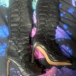Vince Camuto black knee-high lace up open toed high heel boots size 10 m